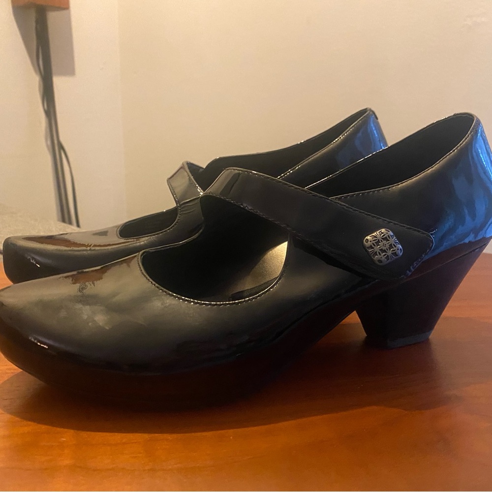 Dansko Black Leather Almond Toe Velcro Strap Block Heel Loafer